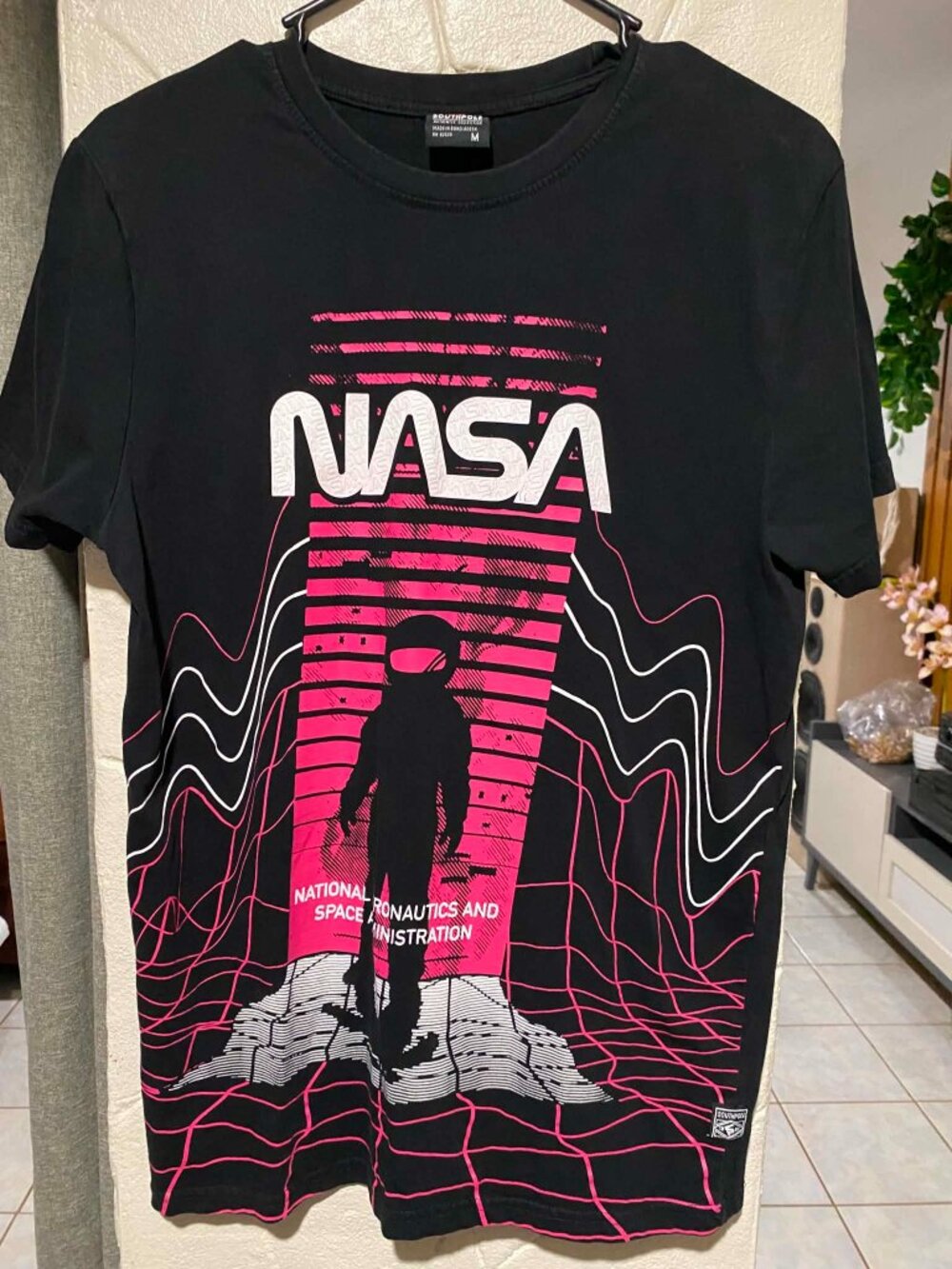 Southpole NASA Graphic Black T-Shirt (Size M)